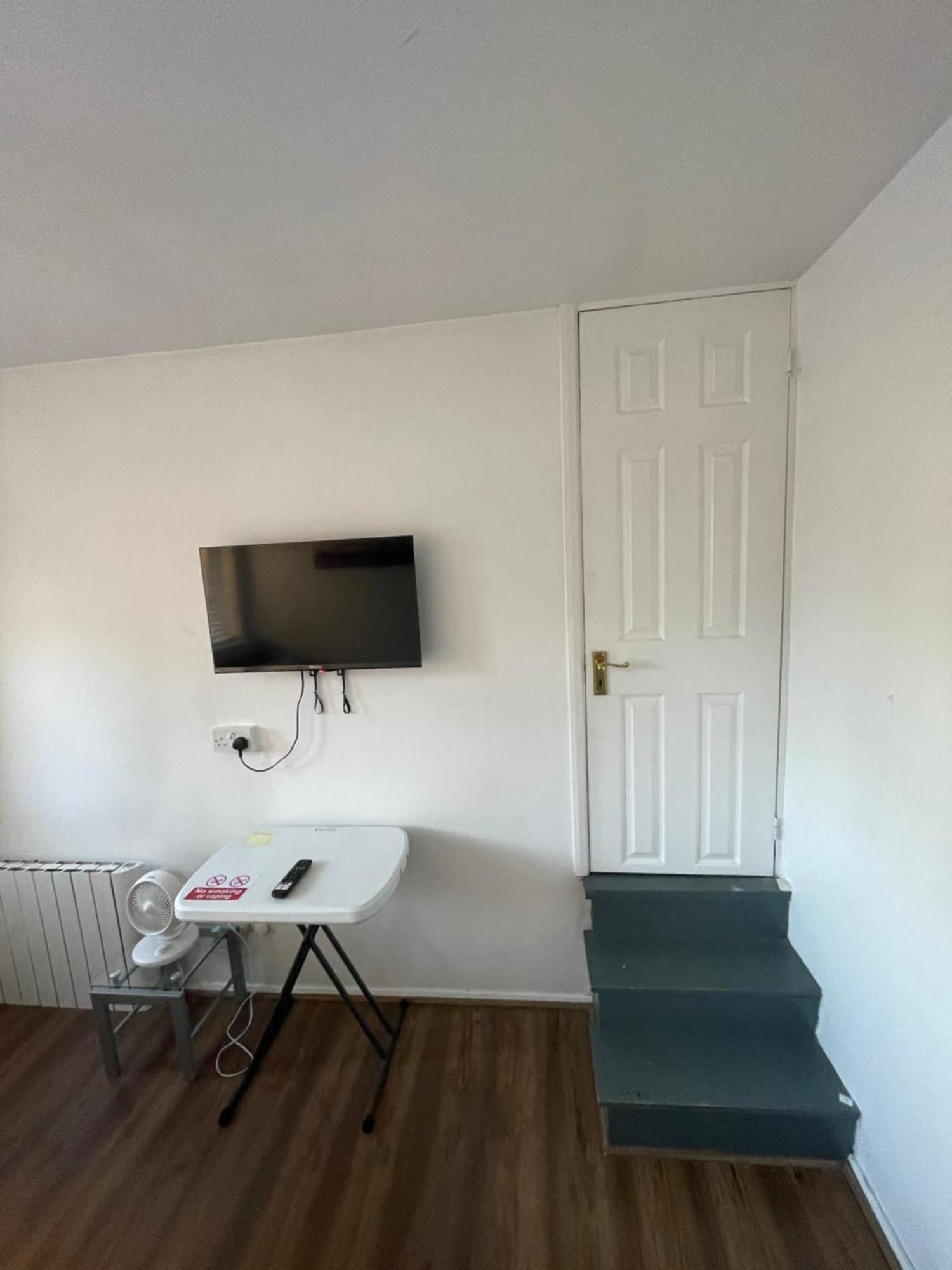 Fantastic Studio, Private Bathroom And Mini Kitchen. Thamesmead  Extérieur photo